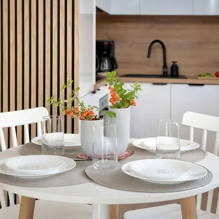 Cozy With Balcony Near The Sea By Renters Apartamento Sarbinowo